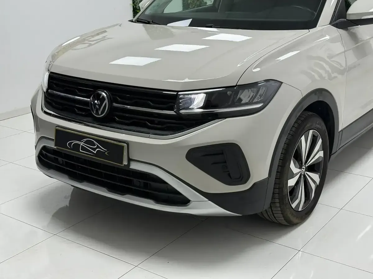 Usado VW T-Cross Life 115 CV (84 kW) 2024 Beige SUV