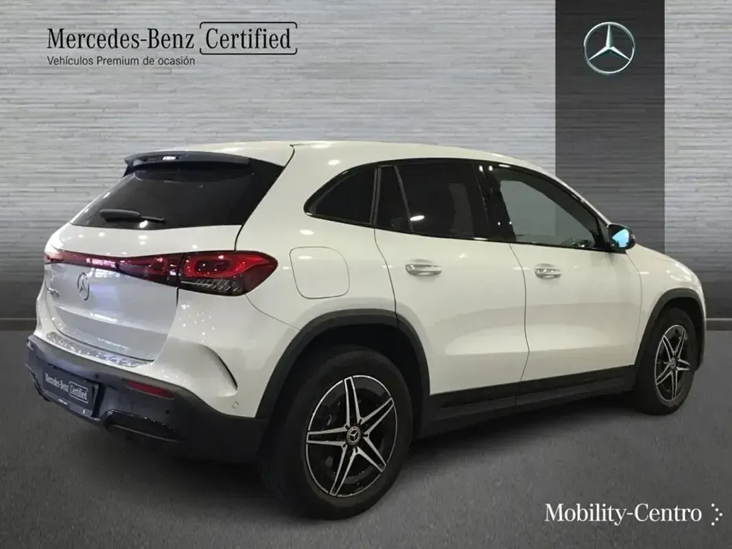 Usado Mercedes EQA250+ AMG line 139 kW (190 CV) 2023 Digital white  metallic paint SUV