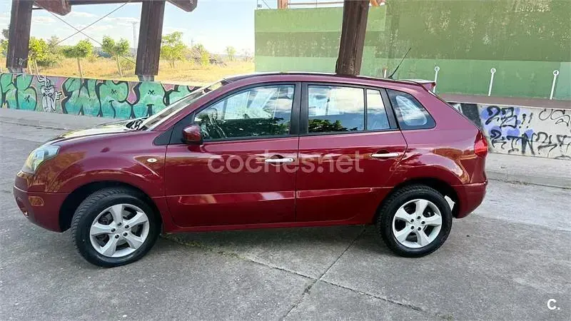 Usado Renault Koleos Expression 150 CV (110 kW) 2010 Granate SUV