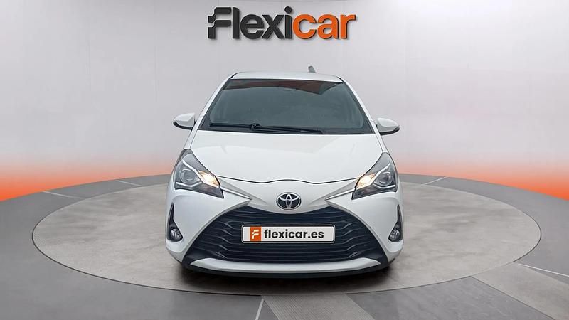 Usado Toyota Yaris Active 111 CV (81 kW) 2019 Blanco Utilitario