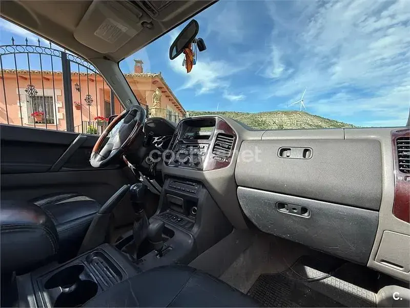 Usado Mitsubishi Montero 165 CV (121 kW) 2001 Violeta / lila SUV
