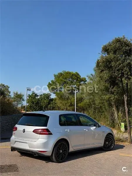 Usado VW Golf VII GTI 230 CV (169 kW) 2016 Gris / plata Berlina