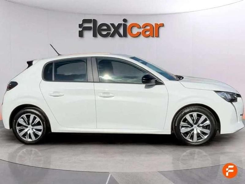 Usado Peugeot 208 Active 102 CV (75 kW) 2023 Blanco Utilitario