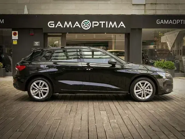 Usado Audi A3 Sportback e-tron Attraction 204 CV (150 kW) 2022 Negro Utilitario