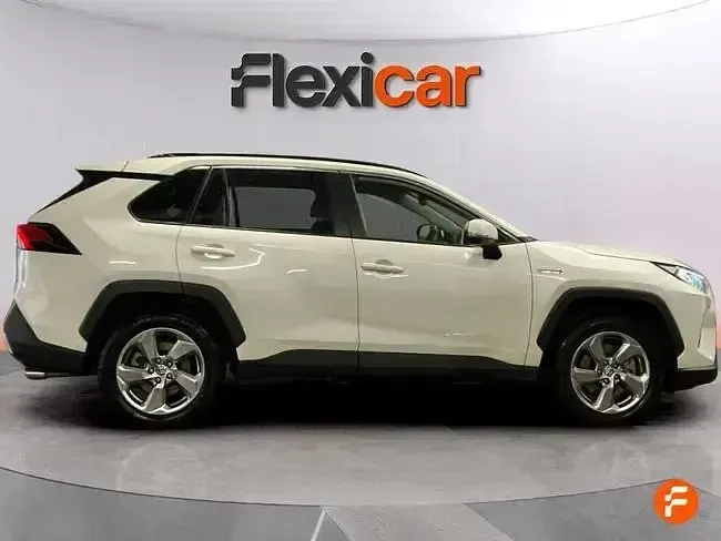 Używany Toyota RAV4 Hybrid Advance 218 KM (160 kW) 2021 Biały SUV