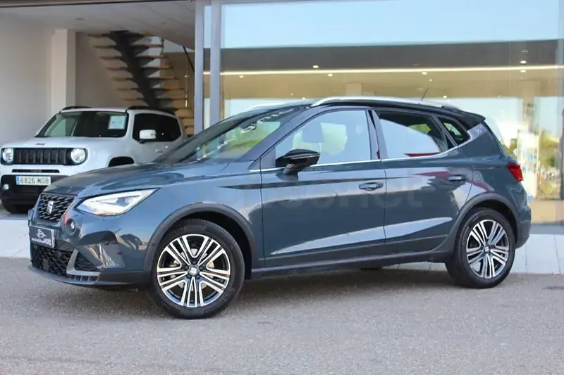 Usado Seat Arona FR 115 CV (84 kW) 2024 Azul SUV