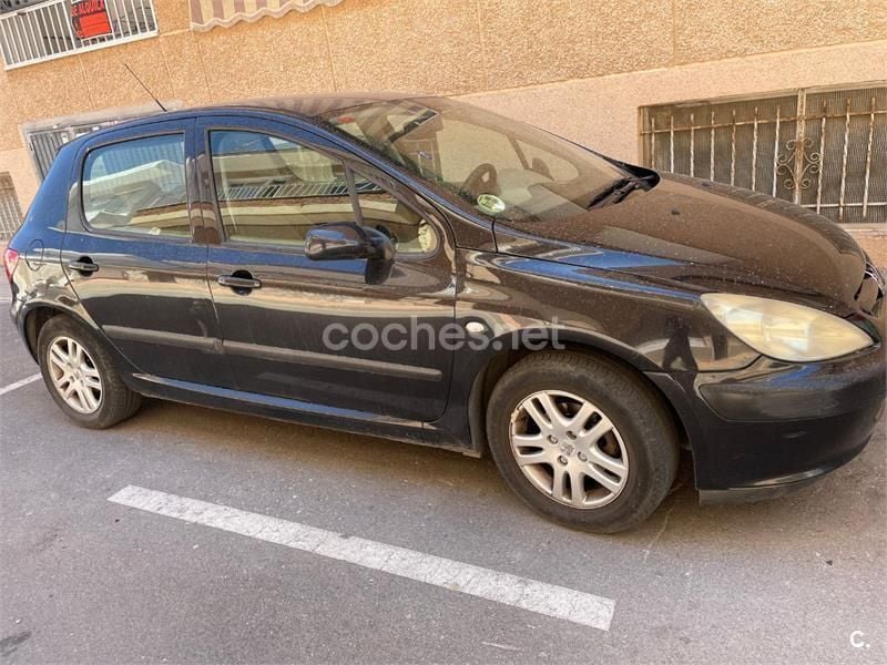 Negro Usado 2003 Peugeot 307 Familiar | 2700 € (Precio justo) - Imagen 1/4
