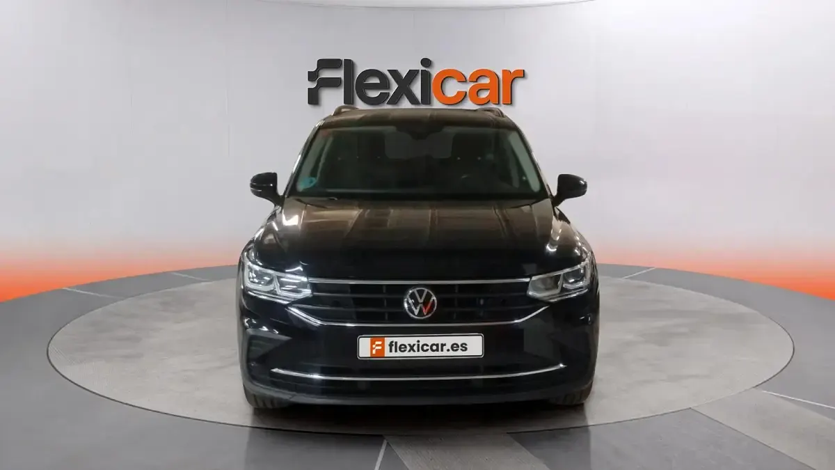 Usado VW Tiguan Life 150 CV (110 kW) 2021 Negro SUV
