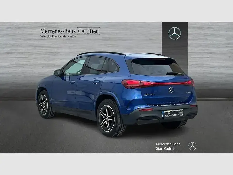 Käytetty Mercedes EQA300 167 kW (228 HP) 2025 Sininen Katumaasturi