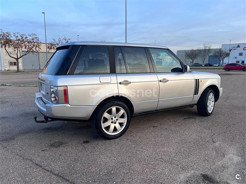 Usado Land Rover Range Rover HSE 177 CV (130 kW) 2003 Gris / plata SUV