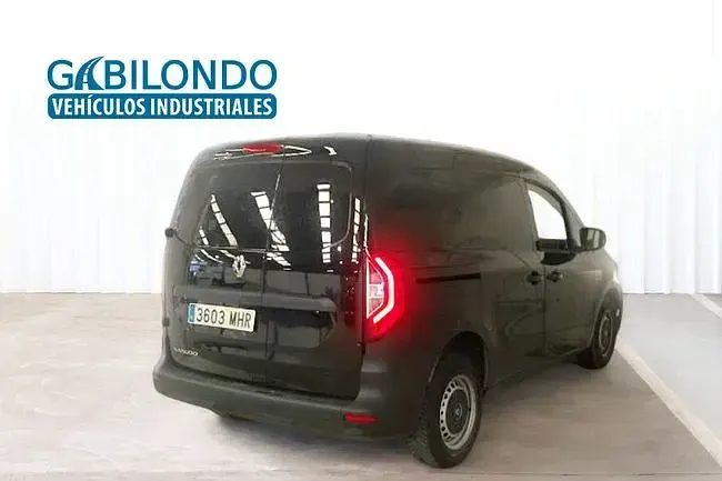 Usado Renault Kangoo 95 CV (69 kW) 2023 Negro Monovolumen