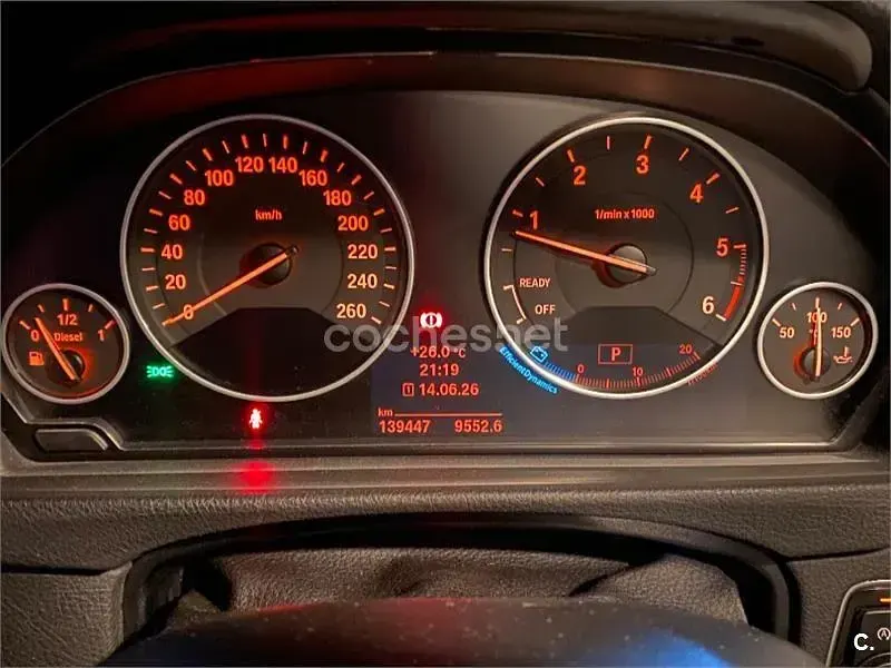 Usado BMW 318 Comfort Edition 143 CV (105 kW) 2014 Negro Berlina