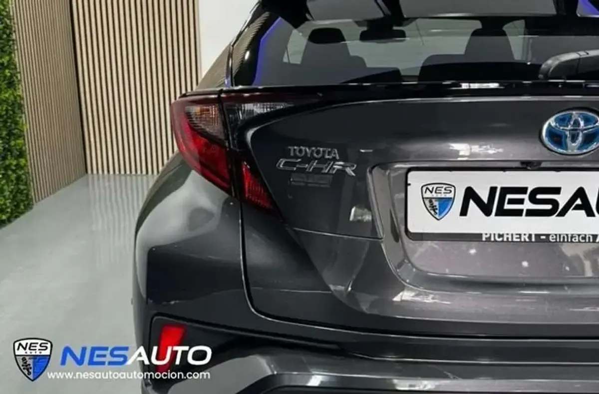 Usado Toyota C-HR Sport 184 CV (135 kW) 2021 Gris / plata SUV