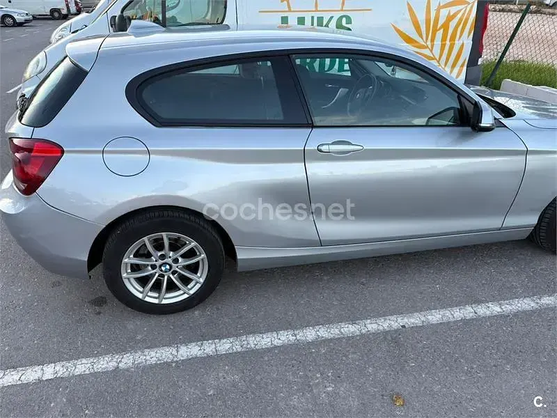 Usado BMW 116 116 CV (85 kW) 2013 Gris / plata Utilitario