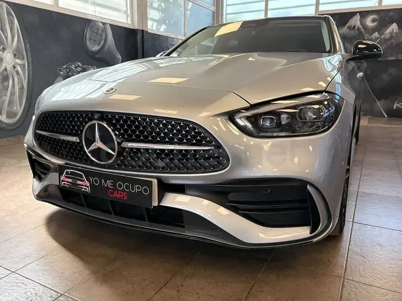 Usado Mercedes C200 163 CV (119 kW) 2024 Gris / plata Berlina