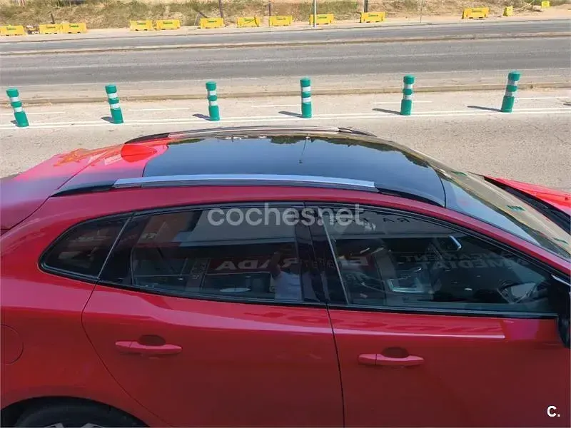 Usado Volvo V40 CC Summum 245 CV (180 kW) 2016 Rojo Familiar