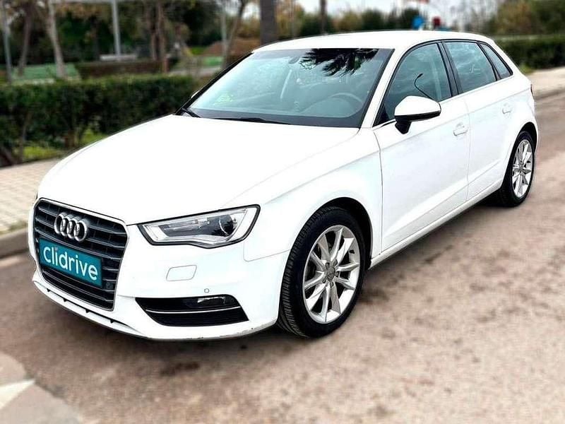 Usado Audi A3 Sportback Ambiente 116 CV (85 kW) 2016 Blanco Utilitario