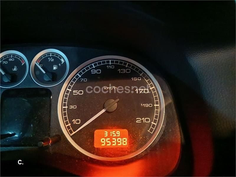 Usado Peugeot 307 110 CV (80 kW) 2004 Gris / plata Berlina