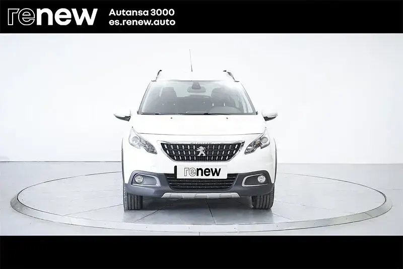 Usado Peugeot 2008 Allure 120 CV (88 kW) 2017 Blanco SUV