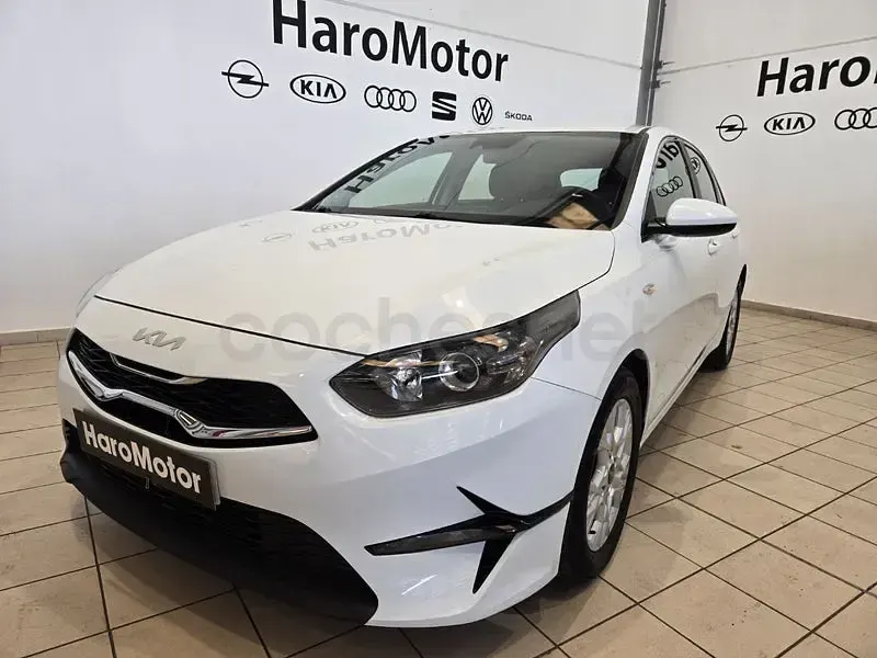 Usado Kia Ceed 100 CV (73 kW) 2022 Blanco Utilitario