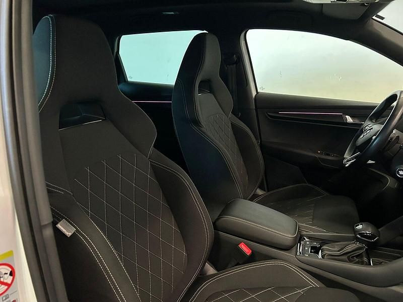 Usado Skoda Karoq SportLine 150 CV (110 kW) 2024 Blanco SUV