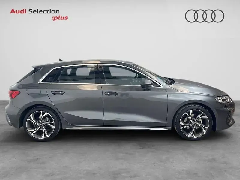 Usado Audi A3 S-Line 150 CV (110 kW) 2024 Gris / plata Berlina