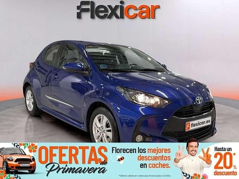 Usado Toyota Yaris Hybrid Active 116 CV (85 kW) 2021 Azul Utilitario