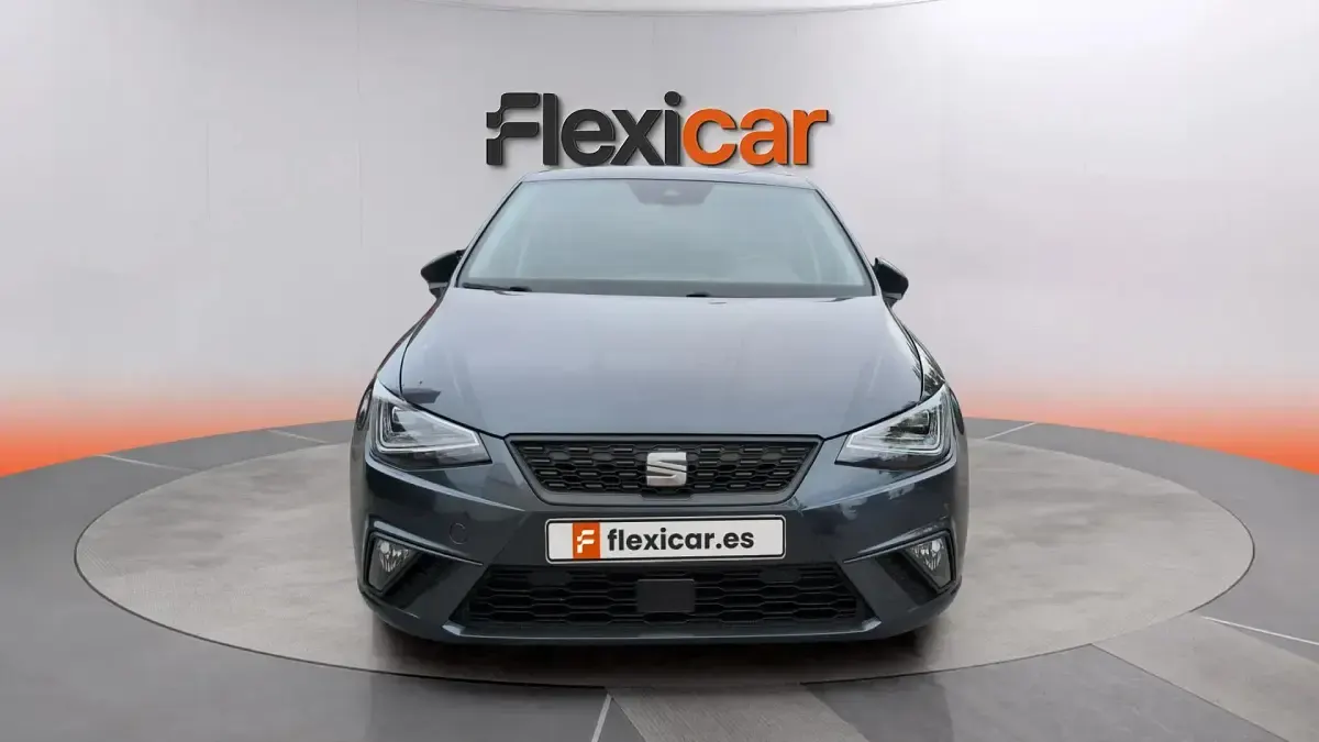 Usado Seat Ibiza Style 80 CV (58 kW) 2023 Gris Utilitario