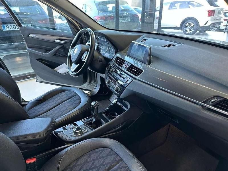 Usado BMW X1 Comfort Edition 150 CV (110 kW) 2018 Gris SUV