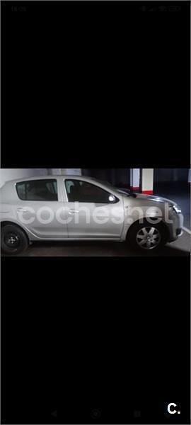 Usado Dacia Sandero Ambiance 75 CV (55 kW) 2013 Gris / plata Berlina
