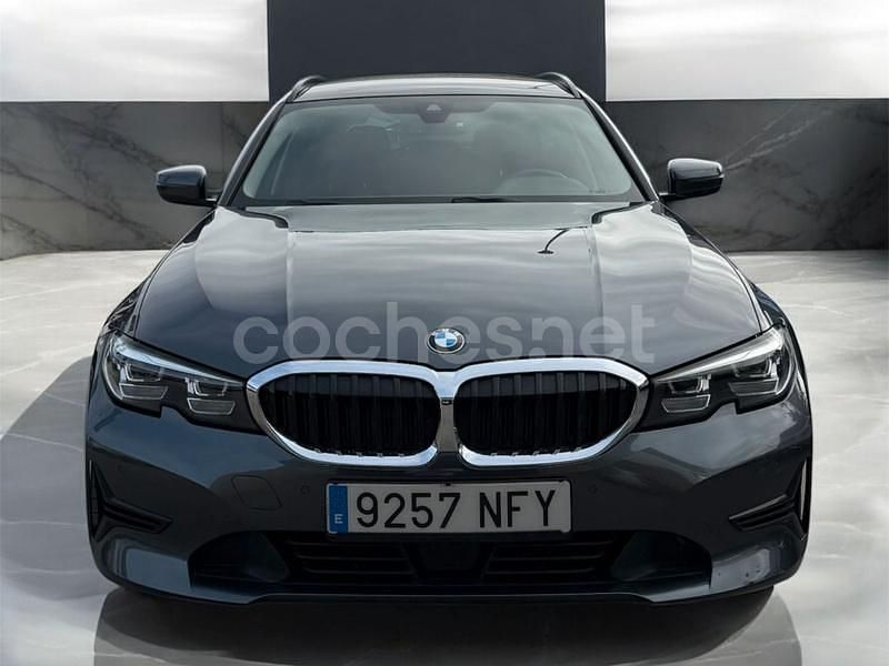 Usado BMW 318 Comfort Edition 150 CV (110 kW) 2021 Gris / plata Familiar