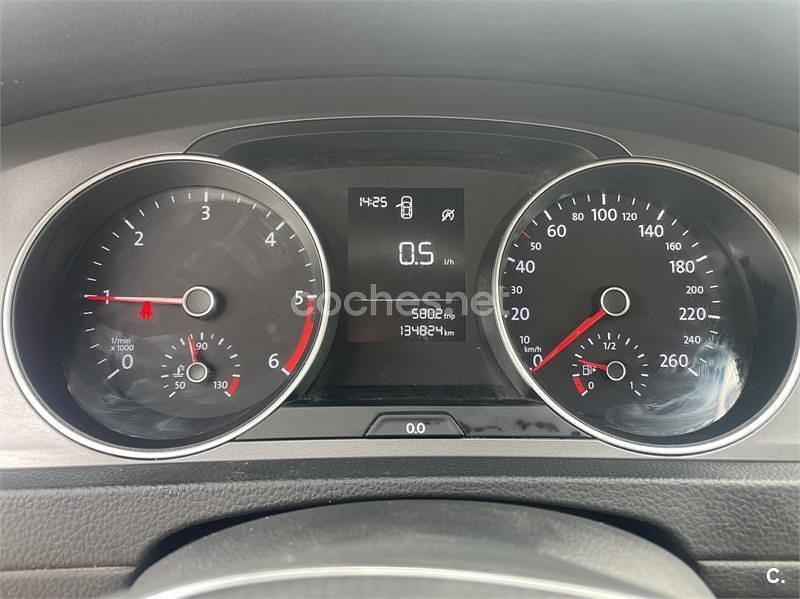 Usado VW Golf VII Advance 105 CV (77 kW) 2015 Blanco Berlina