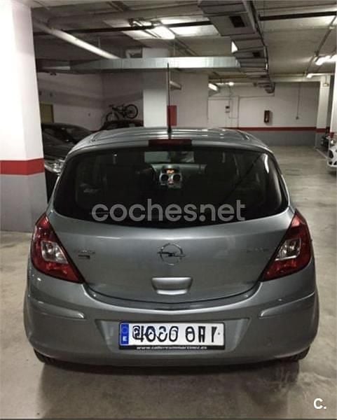 Usado Opel Corsa Cosmo 75 CV (55 kW) 2010 Gris / plata Utilitario