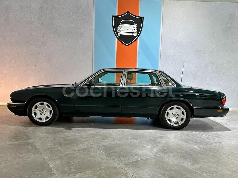 Usado Jaguar XJ 290 CV (213 kW) 2000 Verde Berlina