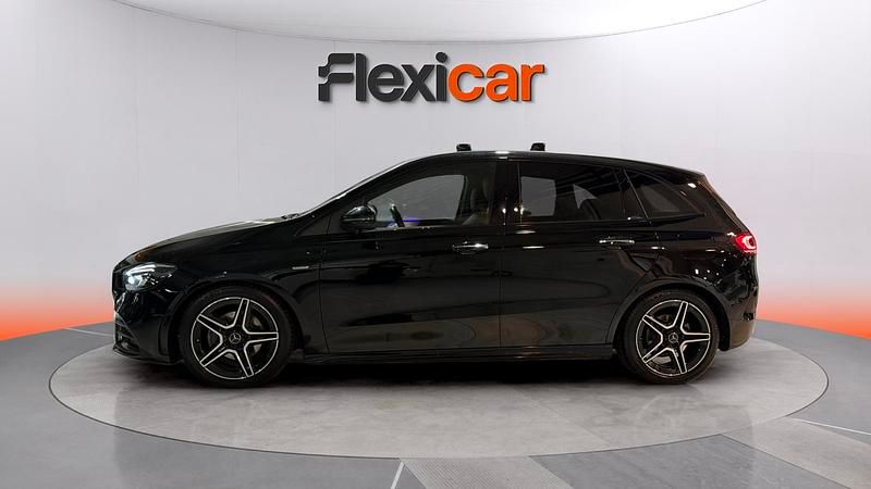 Usado Mercedes B200 150 CV (110 kW) 2021 Negro Monovolumen