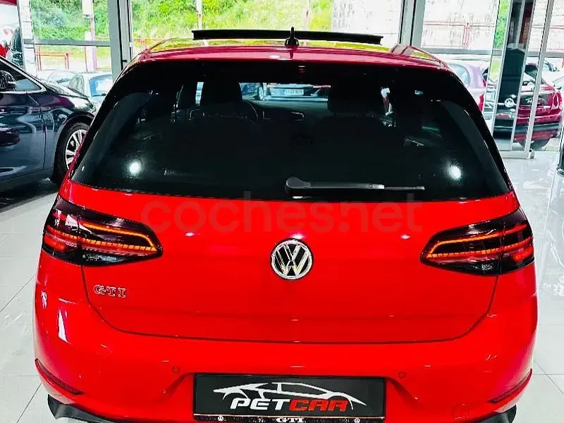 Usado VW Golf VII GTI 245 CV (180 kW) 2019 Rojo Berlina