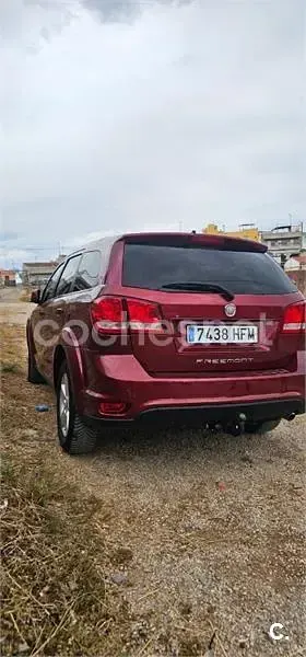 Usado Fiat Freemont Urban 170 CV (125 kW) 2011 Granate SUV