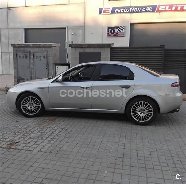 Usado Alfa Romeo 159 Distinctive 120 CV (88 kW) 2006 Gris / plata Berlina