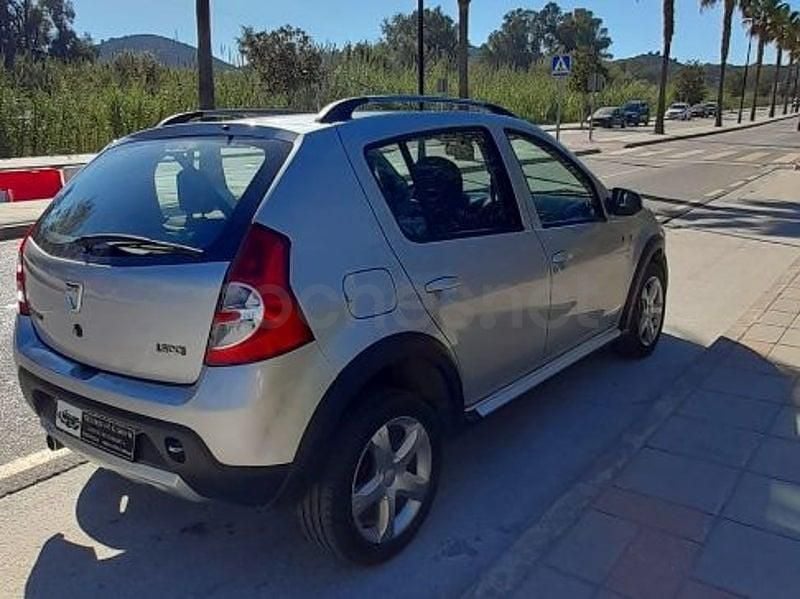 Usado Dacia Sandero Stepway 90 HP (66 kW) 2012 Cinzento Sedan