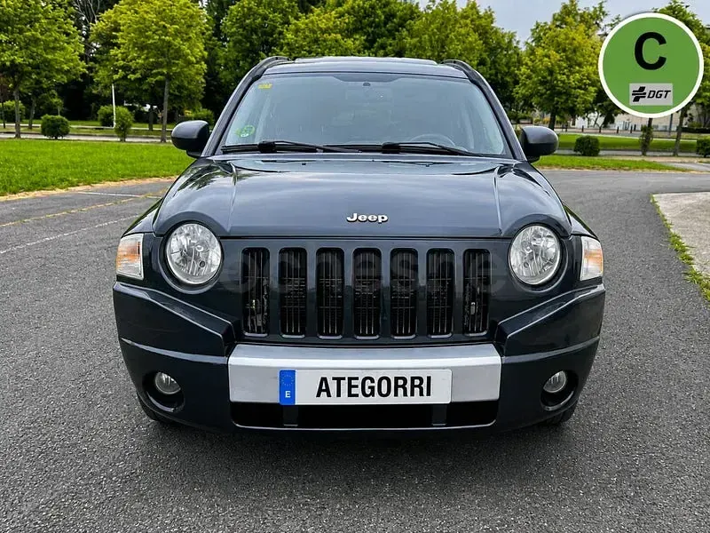 Usado Jeep Compass Limited 170 CV (125 kW) 2007 Gris / plata SUV