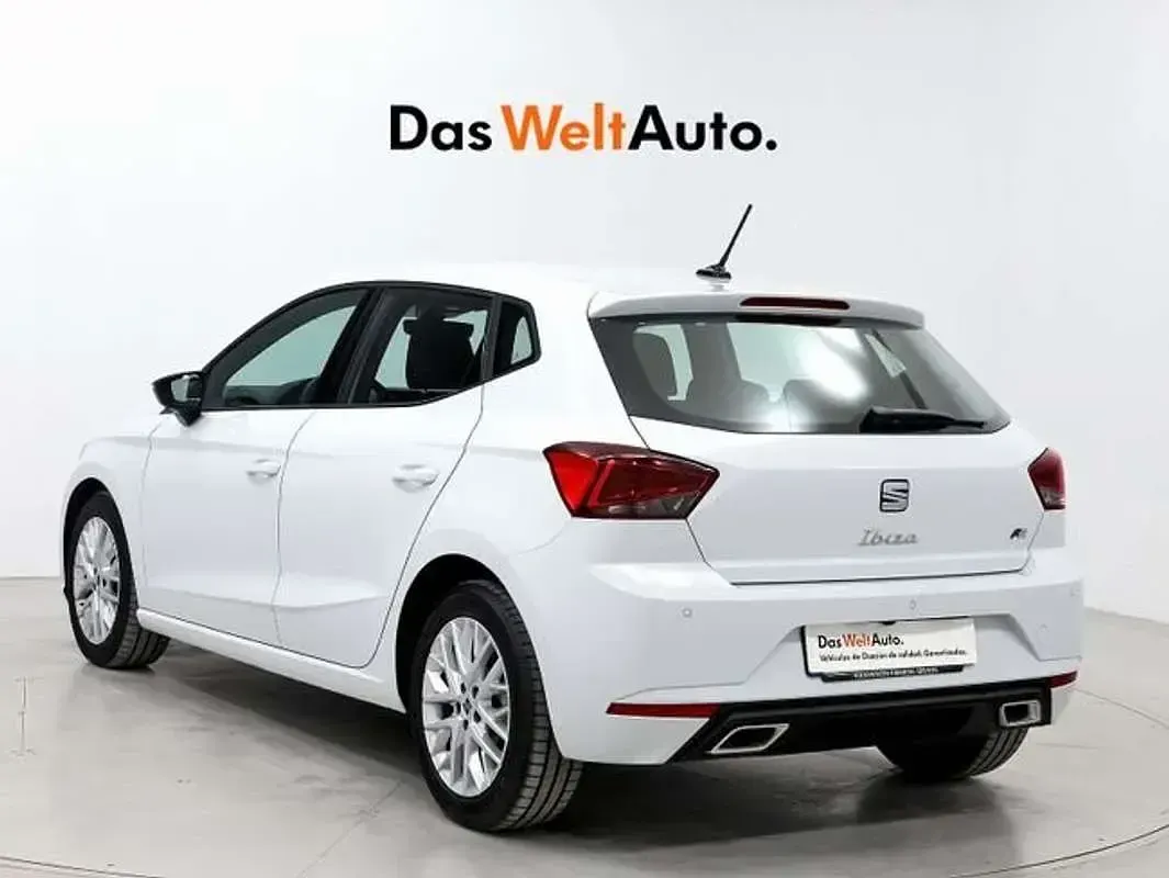 Usado Seat Ibiza FR 116 CV (85 kW) 2025 Blanco Utilitario