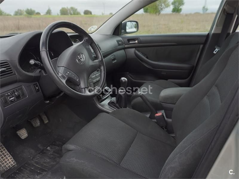 Occasion Toyota Avensis Sol 147 PK (108 kW) 2004 Beige Sedan