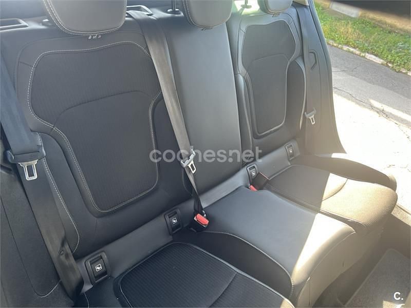 Usado Renault Mégane IV Zen 160 CV (117 kW) 2021 Blanco Familiar