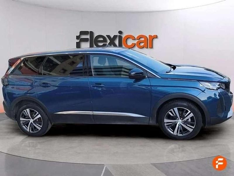 Usado Peugeot 5008 Allure 136 CV (100 kW) 2024 Azul SUV