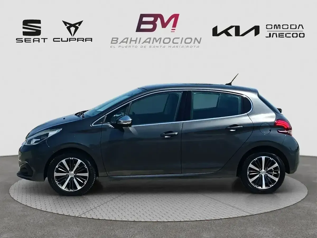 Usado Peugeot 208 Allure 100 CV (73 kW) 2016 Gris Utilitario