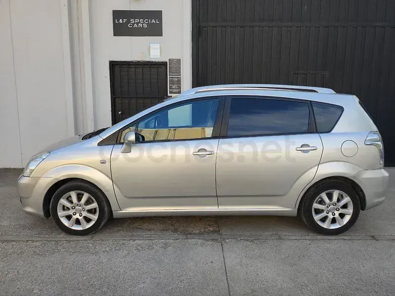 Begagnad Toyota Corolla Verso Luna 136 HK (100 kW) 2006 Beige Minibuss