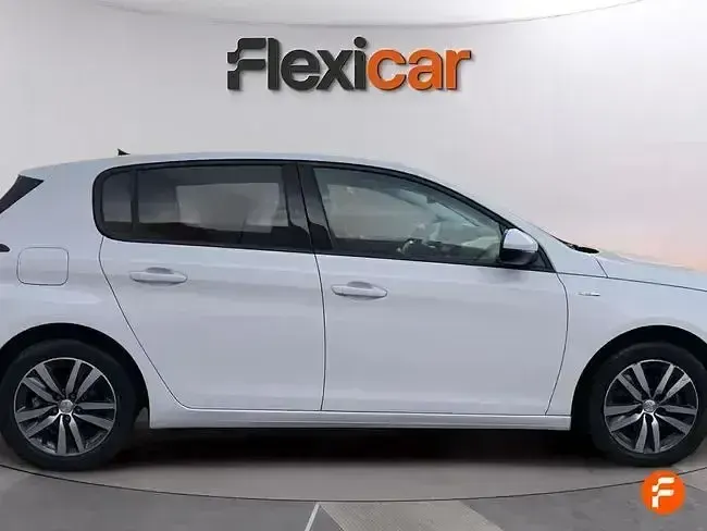 Usado Peugeot 308 Style 130 CV (95 kW) 2020 Blanco Berlina
