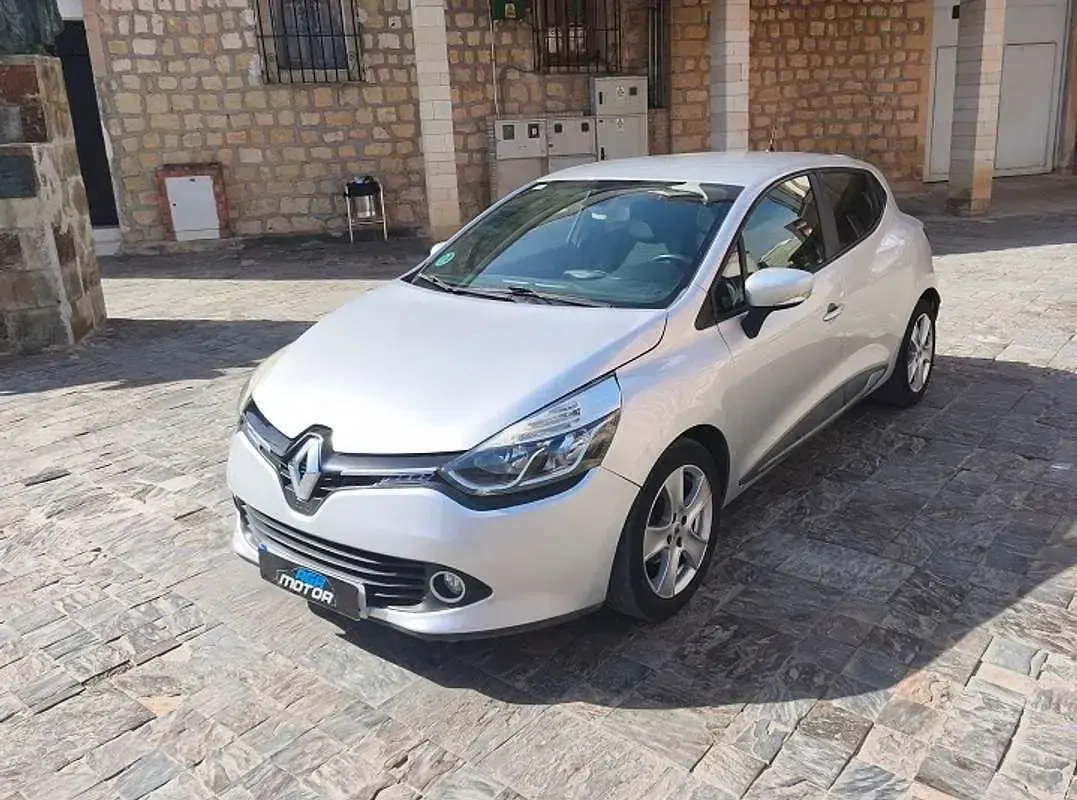Usado Renault Clio LIMITED 73 CV (53 kW) 2015 Gris Utilitario