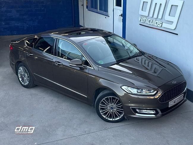 Usado Ford Mondeo Vignale 211 CV (155 kW) 2017 Marrón Berlina