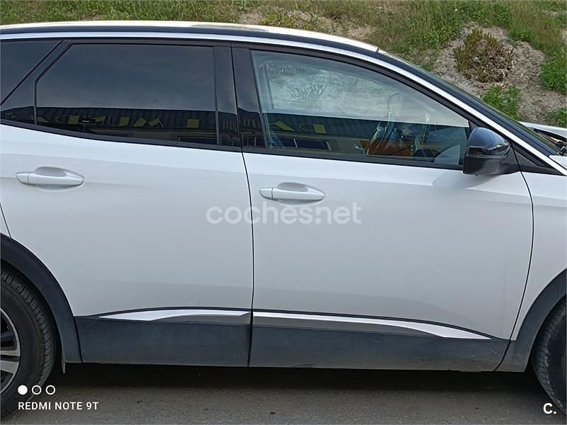 Usado Peugeot 3008 Allure 120 CV (88 kW) 2017 Blanco SUV